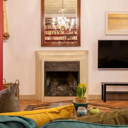 Exclusiva Casa En El Centro Historico De * Sevilha